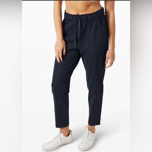 Lululemon Keep Moving Pant 7/8 High-Rise size 6 black
